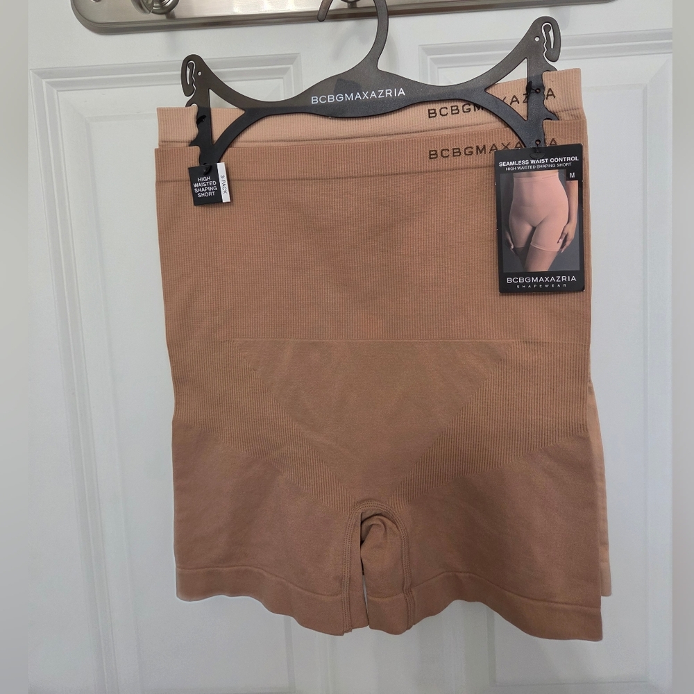 BCBGMaxAzria Seamless High-Waist Shaping Shorts - Nude & Black Size M